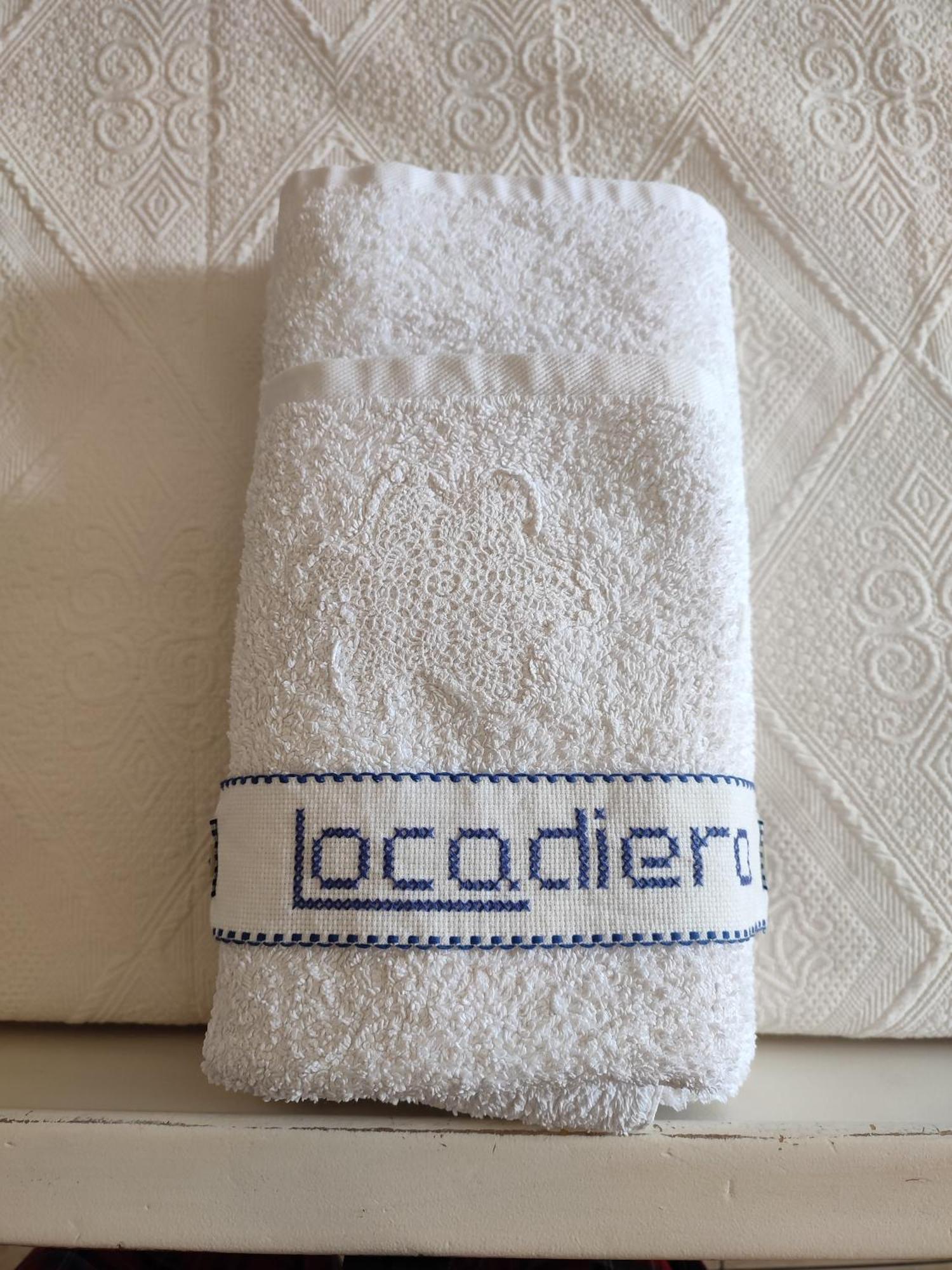 Locadiera Pansion Ermoupoli Buitenkant foto